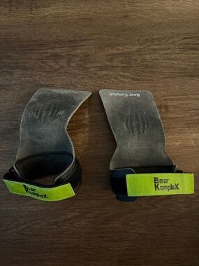 Women's Lime Hand grips